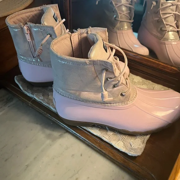 SPERRY Duck Boots in Saltwater Metallic Pink Women's Size 5 - Picture 6 of 7